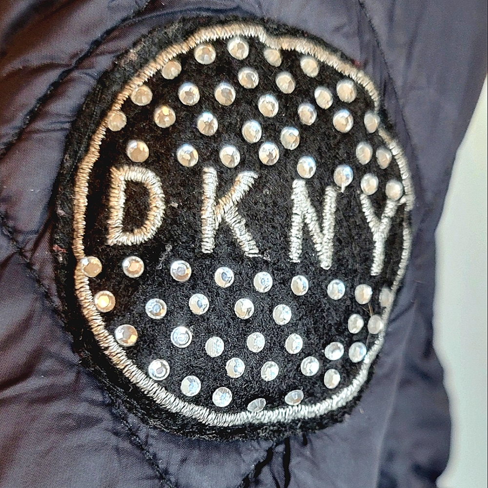 ✨ DKNY Girls Black Quilted Puffer Jacket • Cozy Winter Warmth 🖤❄️ - Picture 10 of 17